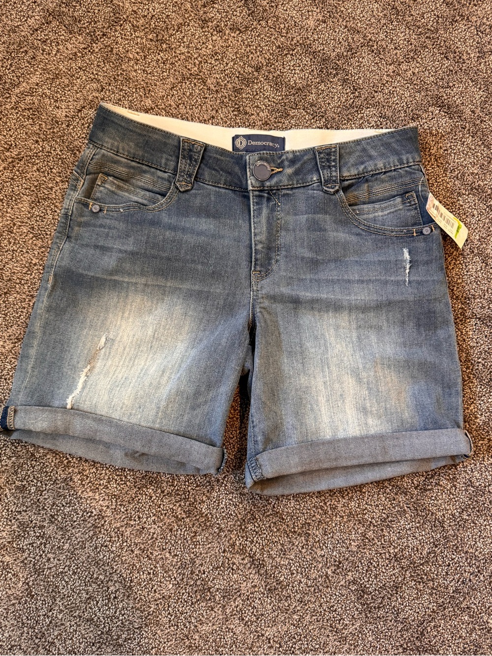 Democracy Ab Solution Women’s Denim Jean Shorts Cuffed Distressed NWT [Size 6]